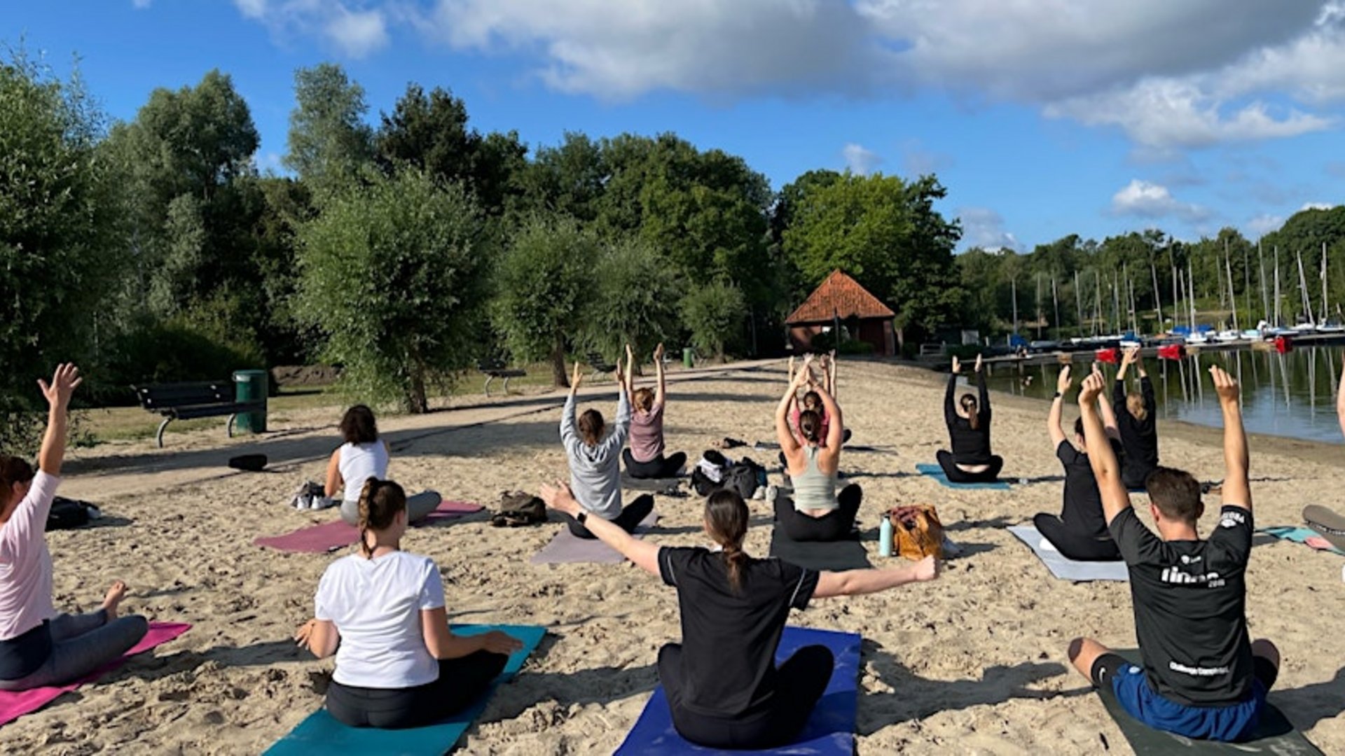 Strand Yoga am Dreiländersee in Gronau